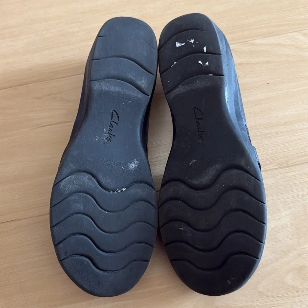 CLARKS WOMENS SIZE 7 BLACK CHEYN CREEK SLIP ON LOAFER